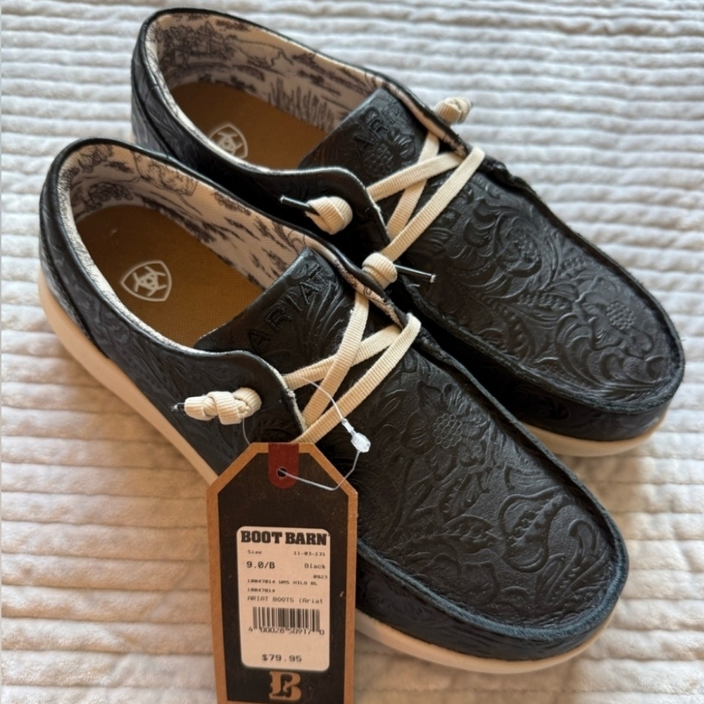 NWT Ariat Black Embossed Womens Shoes